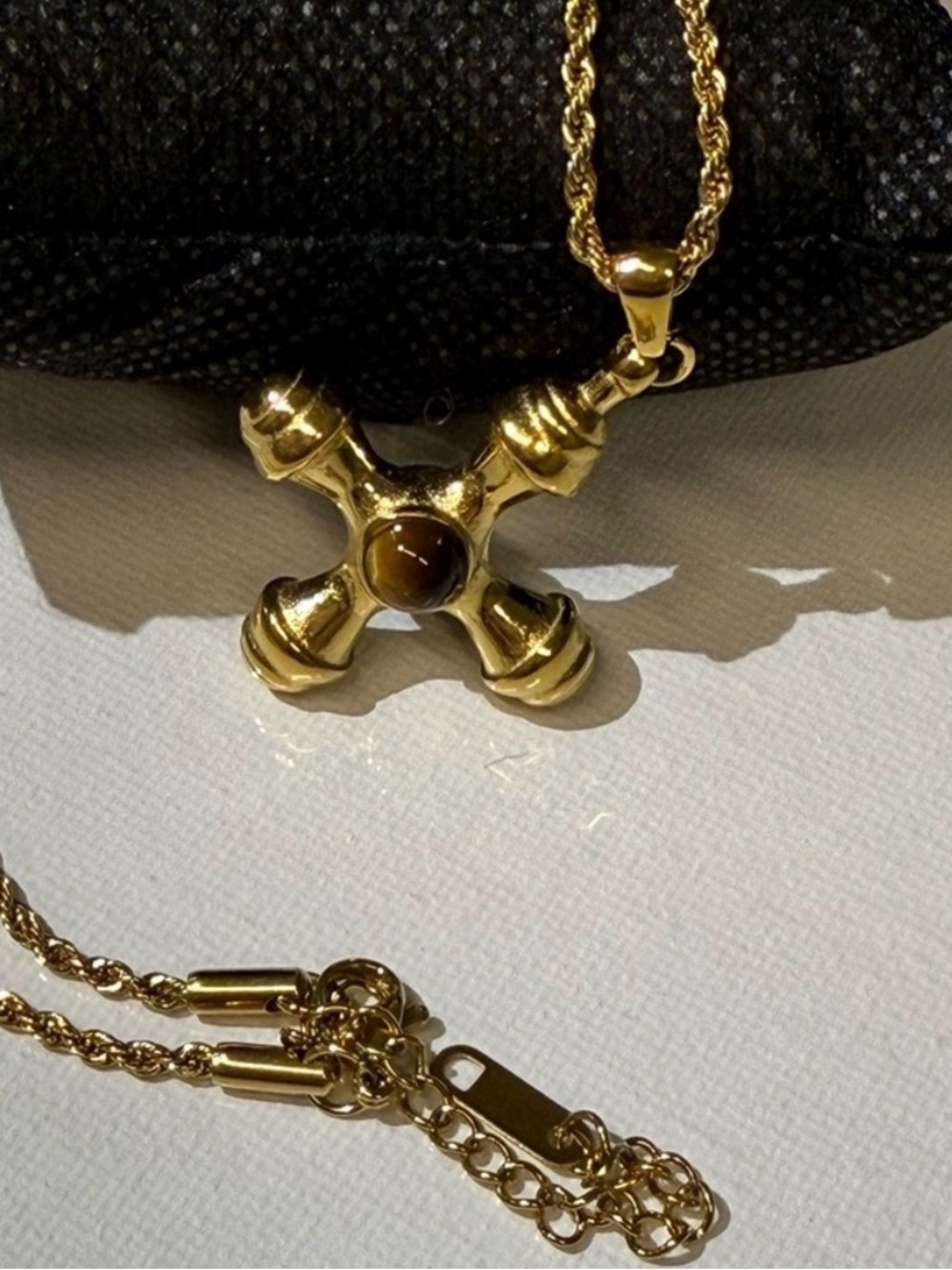 18K Gold Elegant Gold Cross Pendant Necklace - Picture 7 of 7